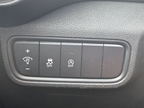 Used 2023 Kia Soul LX w/ LX Technology Package FWD image 12