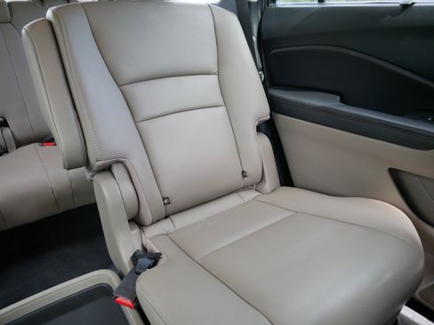 Used 2020 Honda Pilot Touring image 14