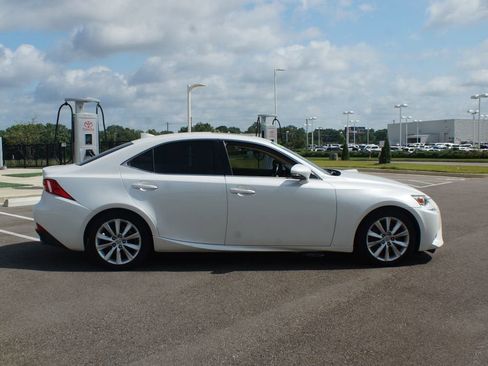 Used 2016 Lexus IS 200t RWD image 19