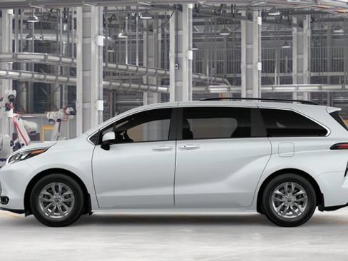 New 2026 Toyota Sienna XLE FWD image 6