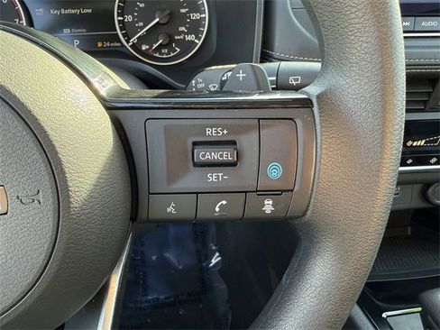 Used 2023 Nissan Rogue SV image 20