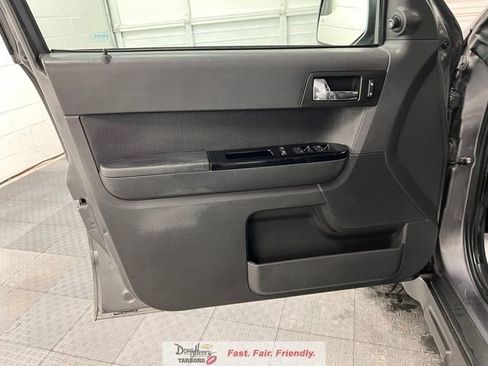 Used 2011 Ford Escape Limited w/ 302A Rapid Spec Order Code FWD image 27