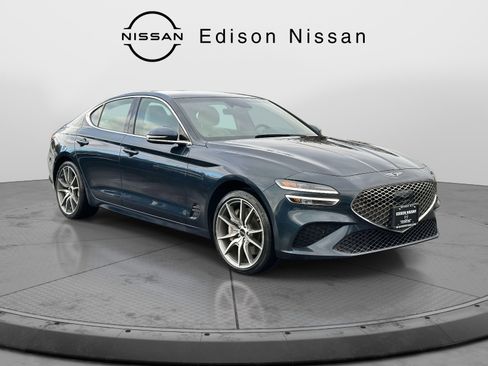 Used 2024 Genesis G70 2.5T image 1