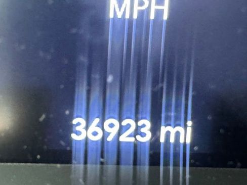 Used 2019 Jeep Cherokee Latitude Plus FWD image 4