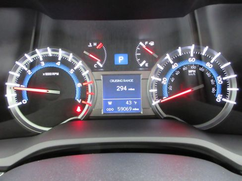 Used 2018 Toyota 4Runner SR5 image 33