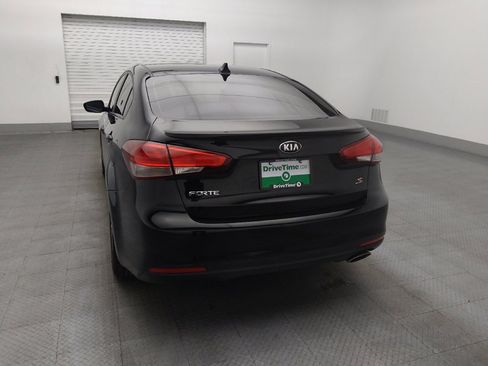 Used 2017 Kia Forte S image 6