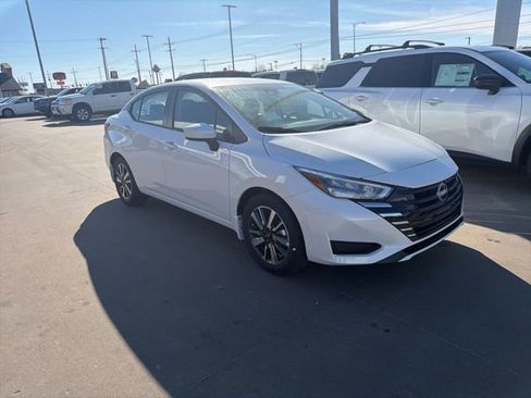 New 2025 Nissan Versa SV w/ Trunk Package FWD image 3