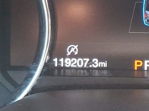 Used 2019 Ford Expedition XLT w/ Equipment Group 202A AWD/4WD image 19