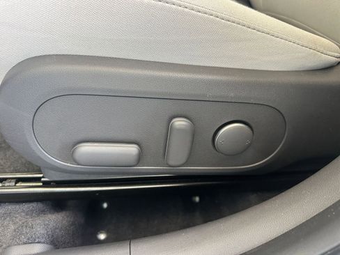 Used 2025 Hyundai Kona SEL image 23