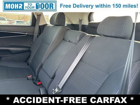 Used 2019 Kia Sorento LX image 26