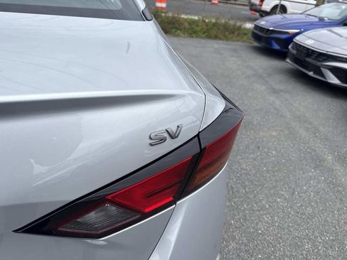 Used 2024 Nissan Altima 2.5 SV image 8