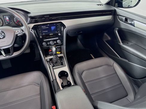 Used 2022 Volkswagen Passat 2.0T SE image 31