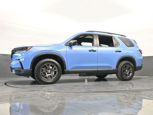 Used 2025 Honda Pilot TrailSport image 63