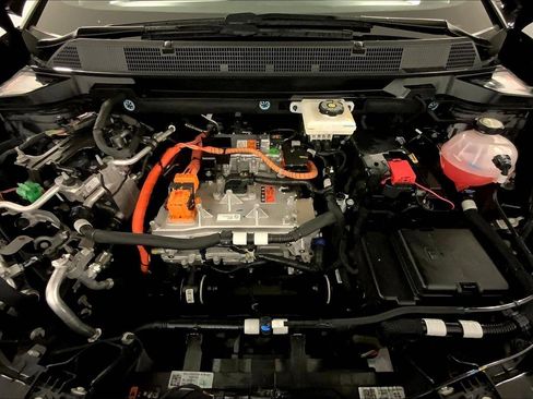 Used 2025 Chevrolet Equinox EV LT image 10