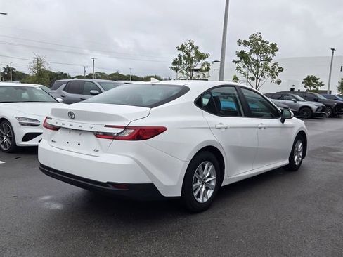 Used 2025 Toyota Camry LE image 7