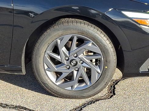 Used 2024 Hyundai Elantra SEL image 8