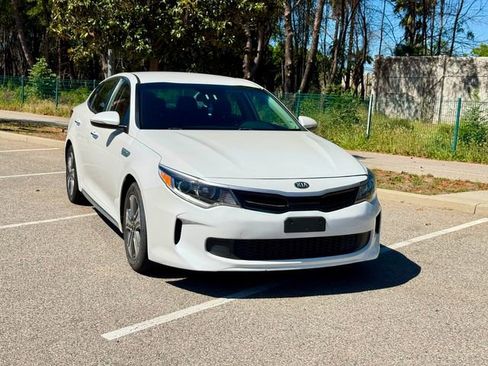 Used 2018 Kia Optima EX image 2