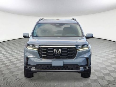 New 2025 Honda Pilot Touring image 6