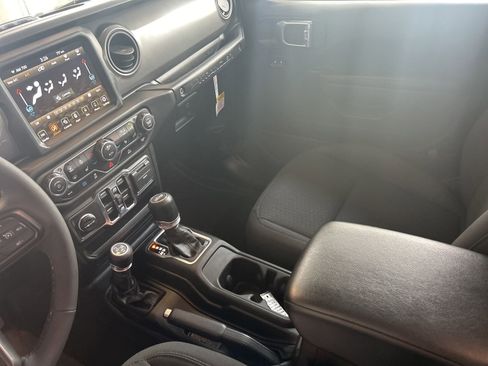 Used 2023 Jeep Wrangler Unlimited w/ Cold Weather Group AWD/4WD image 25