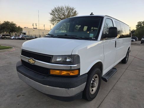 Used 2018 Chevrolet Express 3500 LT w/ LT Preferred Equipment Group RWD image 32