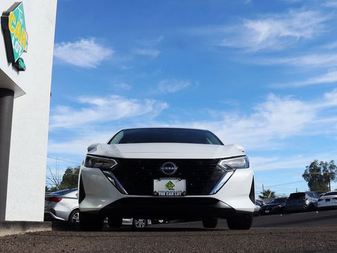 Used 2025 Nissan Sentra SV image 17