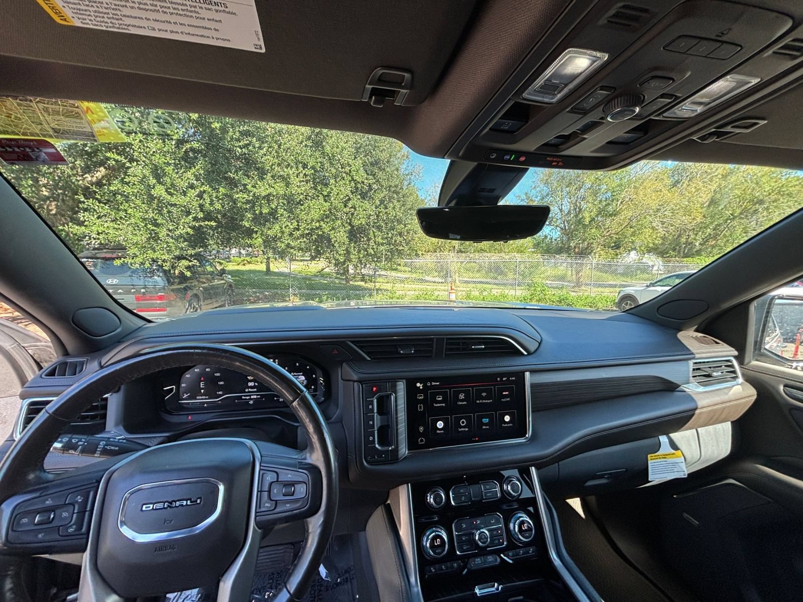 Used 2022 GMC Yukon Denali w/ Denali Premium Package RWD image 37