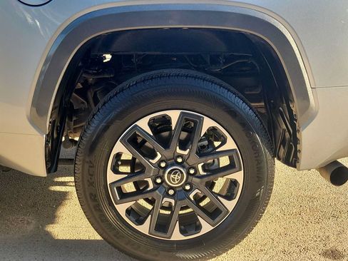 Used 2024 Toyota Tundra Limited AWD/4WD image 12