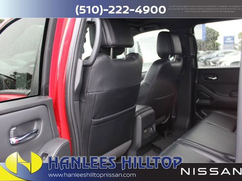 Used 2022 Nissan Frontier PRO-4X w/ Pro-4X Premium Package image 16