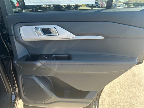 New 2025 Ford Explorer Active image 27