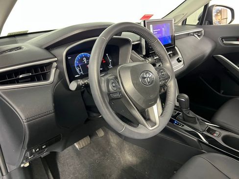 Used 2024 Toyota Corolla Cross XLE image 21