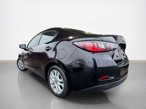 Used 2017 Toyota Yaris iA image 6