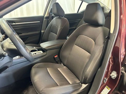 Used 2023 Nissan Altima 2.5 SV AWD/4WD image 7