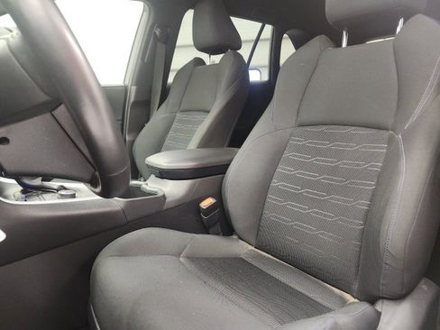 Used 2022 Toyota RAV4 SE image 13