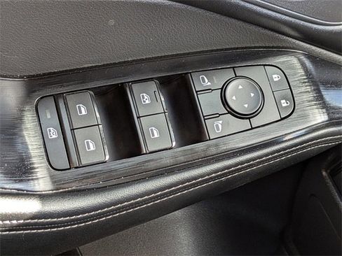 Used 2025 Nissan Rogue SV image 27