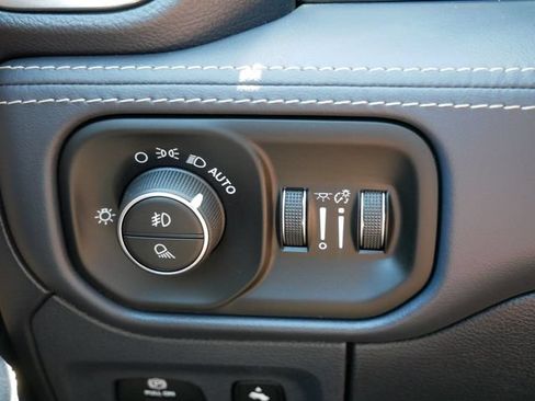 Used 2019 RAM 1500 Limited AWD/4WD image 25