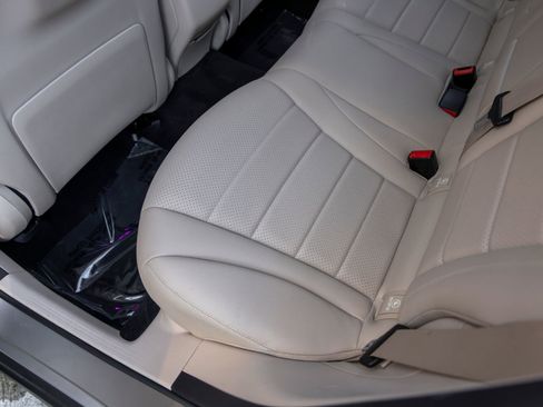 Used 2021 Mercedes-Benz GLC 300 4MATIC image 42