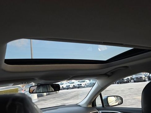 Used 2014 Ford Fusion SE w/ Equipment Group 202A image 16