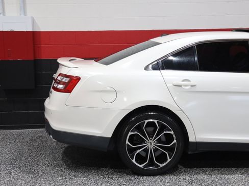 Used 2013 Ford Taurus SHO image 5