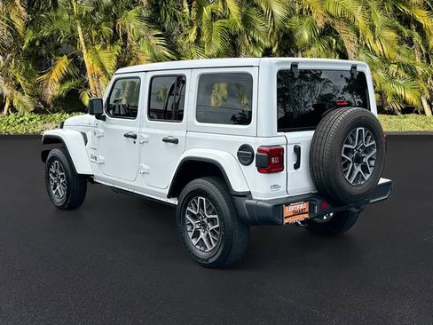 Used 2024 Jeep Wrangler Sahara w/ Technology Group image 7