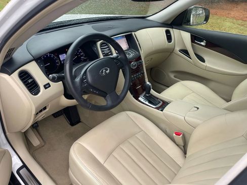 Used 2016 INFINITI QX50 2WD w/ Premium Plus Package image 11