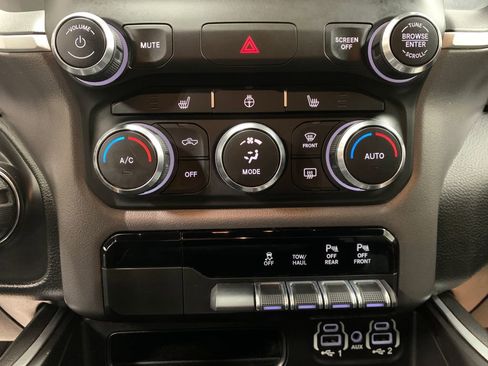 Used 2020 RAM 1500 Big Horn image 12