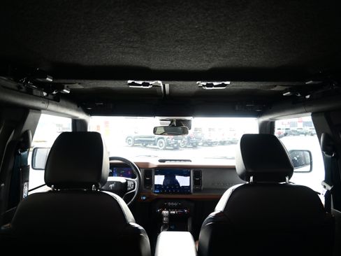 Used 2024 Ford Bronco Outer Banks w/ Sasquatch Package image 15