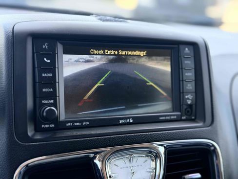 Used 2011 Chrysler Town & Country Touring-L w/ Entertainment Group #2 FWD image 35