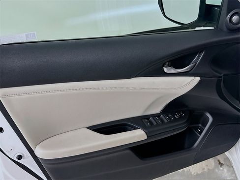 Certified 2019 Honda Insight Touring image 14