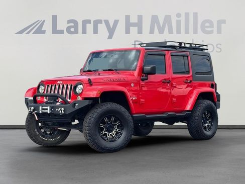 Used 2018 Jeep Wrangler Unlimited Sahara w/ Connectivity Group AWD/4WD image 1