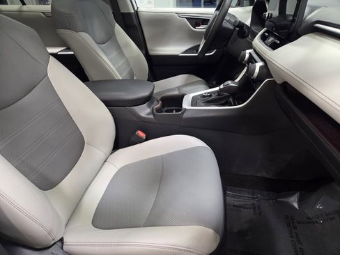 Used 2024 Toyota RAV4 Limited image 20