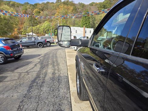 Used 2018 RAM 2500 SLT w/ Snow Chief Group image 17