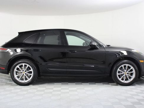 Certified 2026 Porsche Macan AWD/4WD image 8