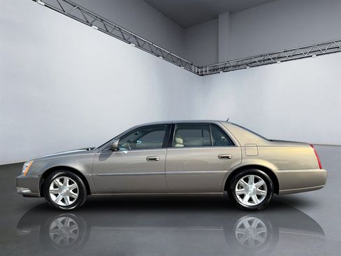 Used 2006 Cadillac DTS FWD image 2