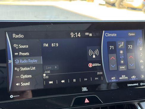 Used 2021 Toyota Venza Limited image 26